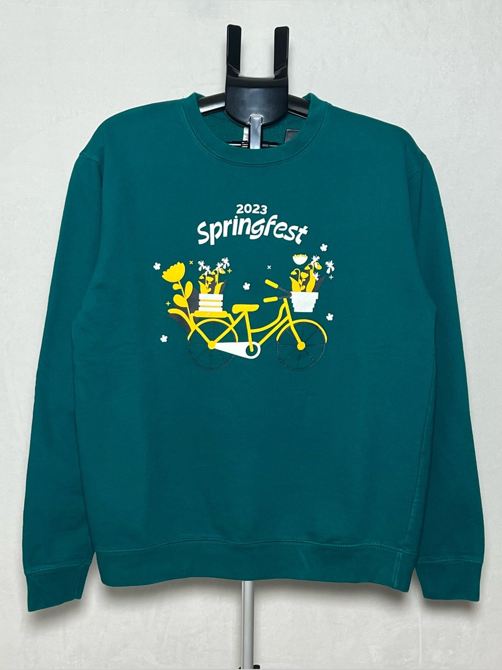 2023 Springfest Green Graphic Crewneck Sweater - size L